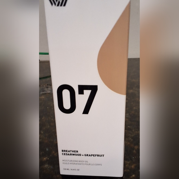 07 Other - NWT 07 BREATHER CEDARWOOD + GRAPEFRUIT MOISTURIZING BODY OIL